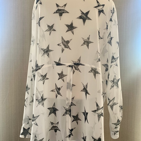 Lane Bryant Star Print Blouse Top NWT 22/24 Wear Open Over Outfit Fun Print - Picture 6 of 10